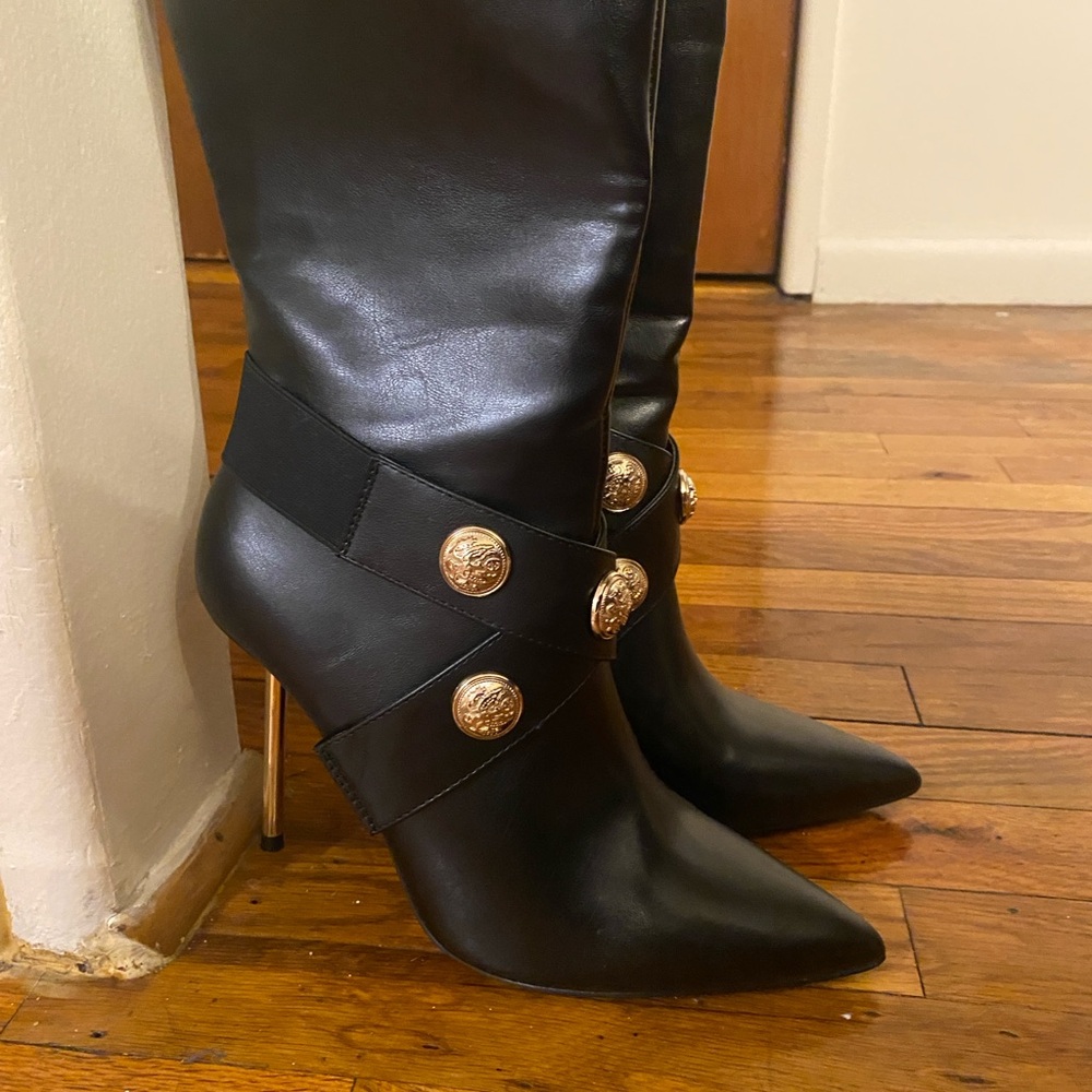 Elegant Black Leather Women's Boots